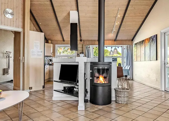 Cozy In With Sauna 度假居